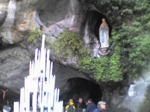 Lourdes Statue